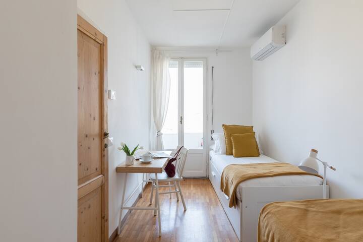 Amazing penthouse & private terrace in Trastevere gallery image 5