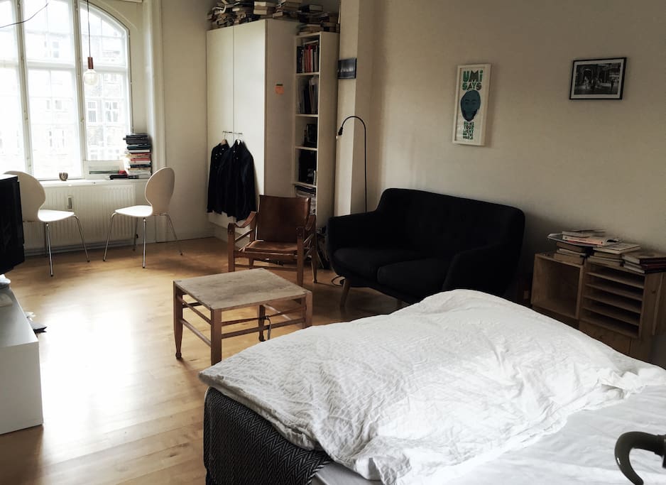 The sofa is not in the apartment at the moment (new photos soon)