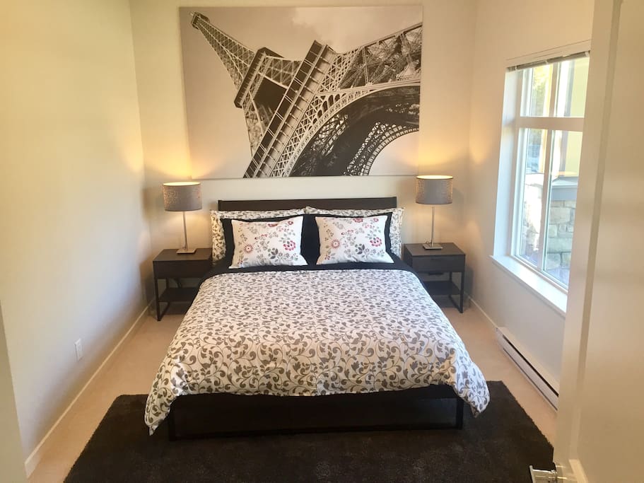 Comfortable queen bed with fresh clean linen.
