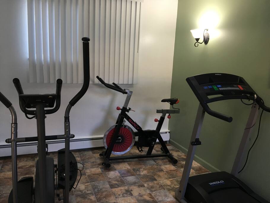 GYM ON MAINFLOOR