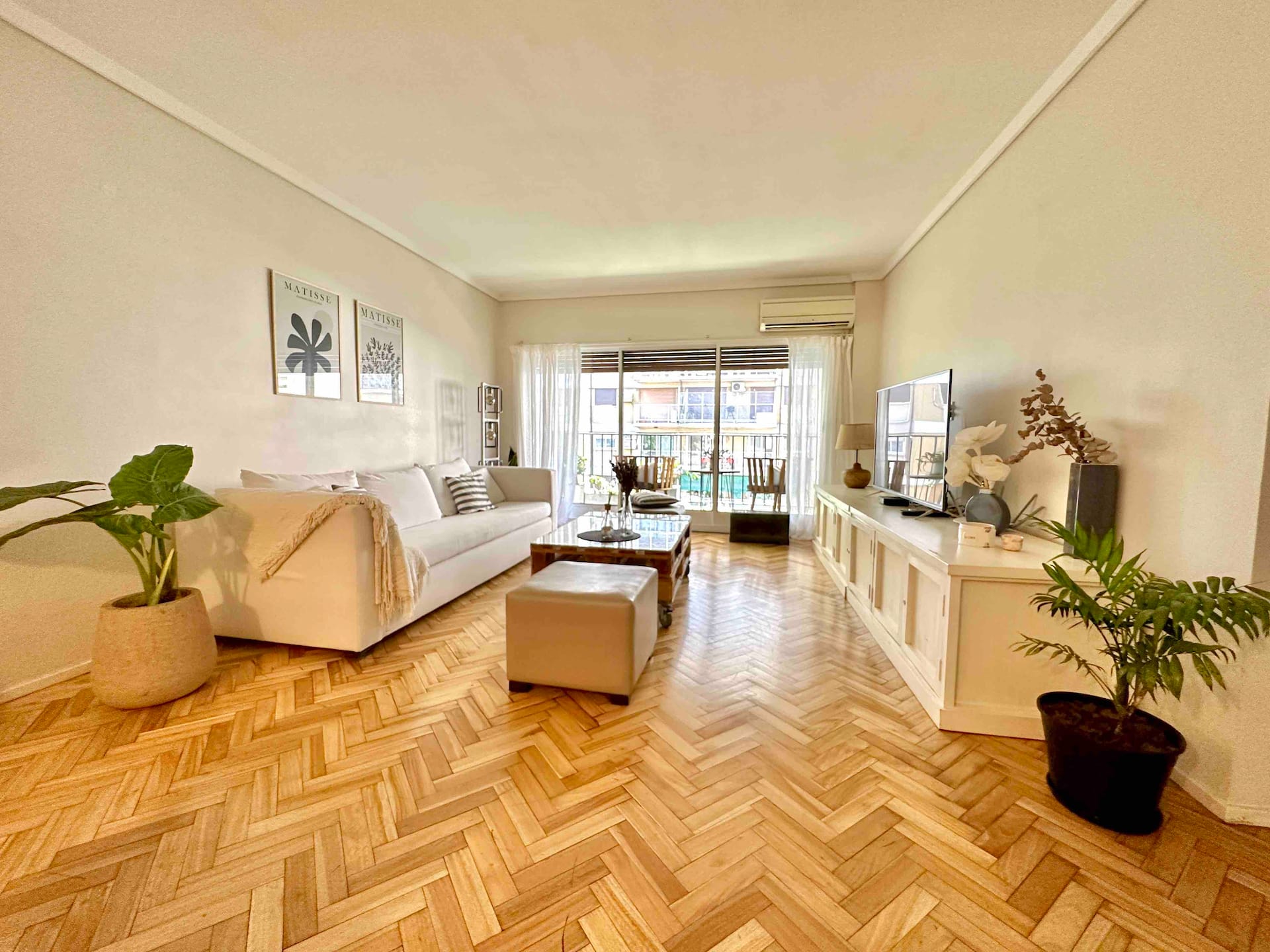 Four-bedroom apartment in Recoleta