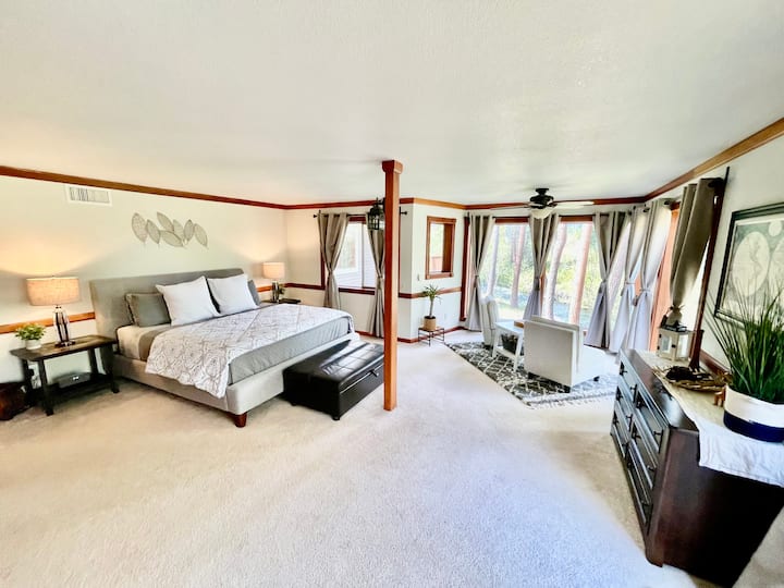 Master Suite King Bedroom & Pull-out Sleeper Ottoman - Second Floor