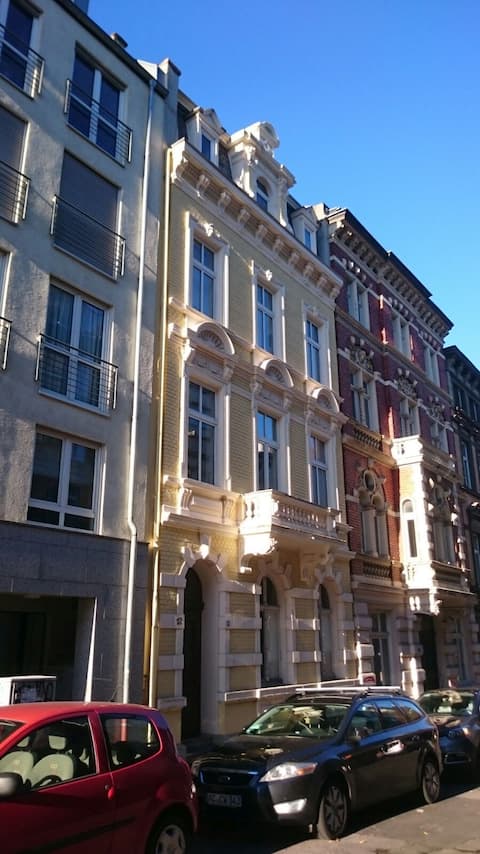Aachen Zentrum: Wohlfühlen im historischen Altbau