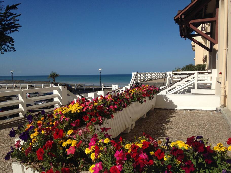 Parking résidence , accès direct plage