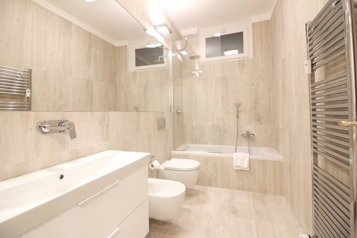 Fashion District – Sant’Andrea Charme PentHouse gallery image 4