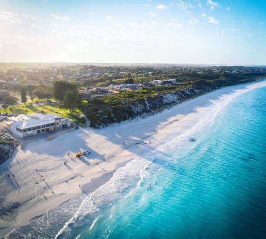 Perth, Mullaloo Beach, WA, Luxury Ocean Beach home gallery image 3