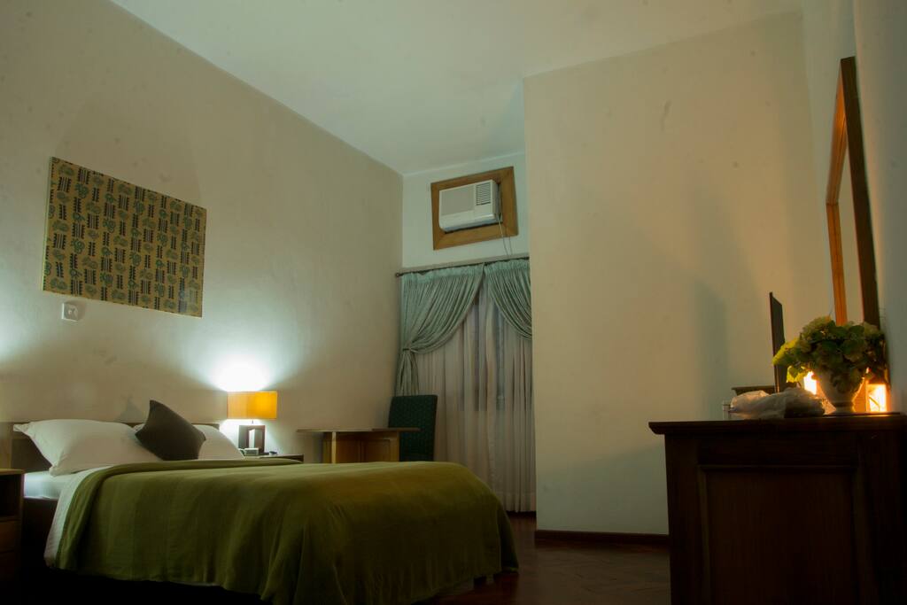 Queen Bedroom