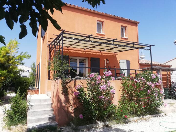 Recent house in Provence Houses for Rent in Jonquières, ProvenceAlpesCôte d'Azur, France