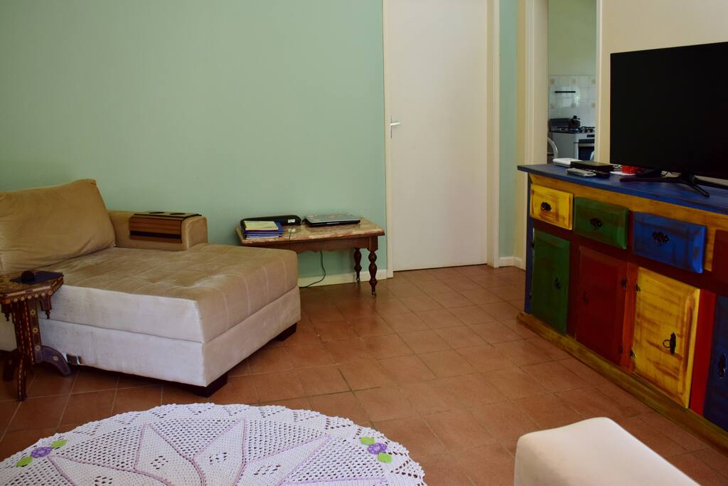 Sala com Tv e "uai... fai"