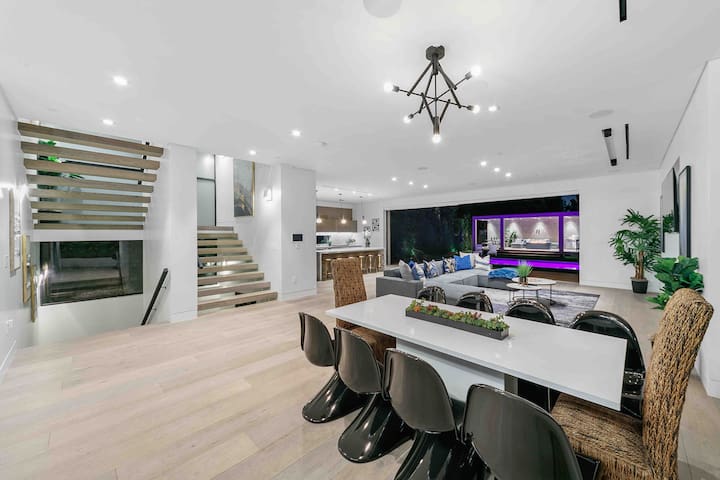 Hollywood Hills 5 BR Villa, Pool, Rooftop, Parking gallery image 5