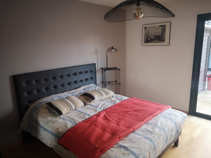 Nyumba kuu ya chumba cha ghorofa ya chini