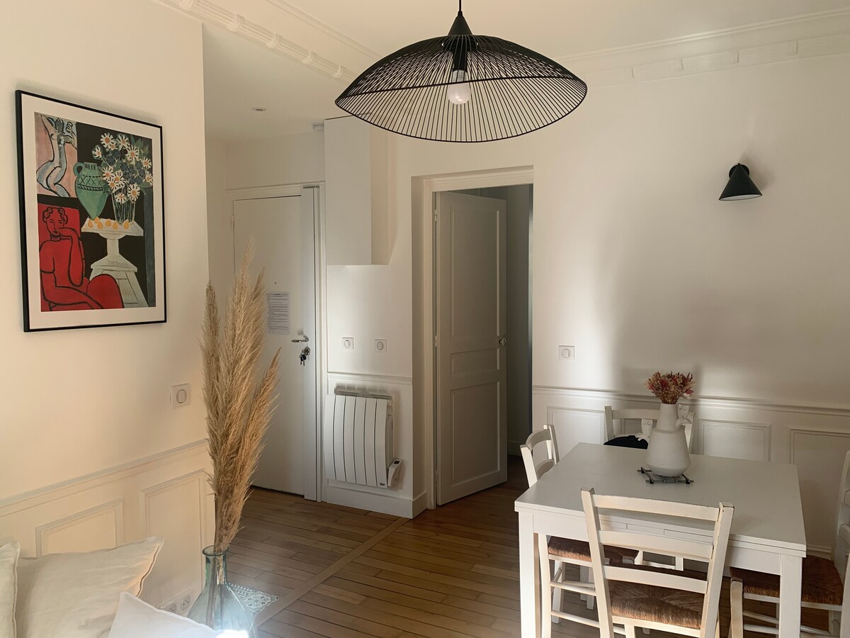 Top Airbnb: Cozy apartment in Paris 20e Arrondissement