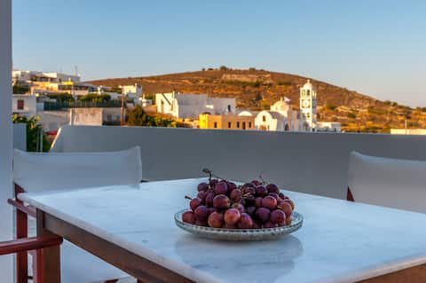 Matilda Milos -Athena Apartment with View