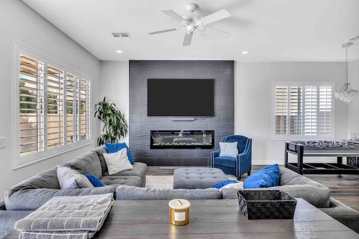 Desert Oasis Chandler Home W/ Pool & Putting Green - 챈들러