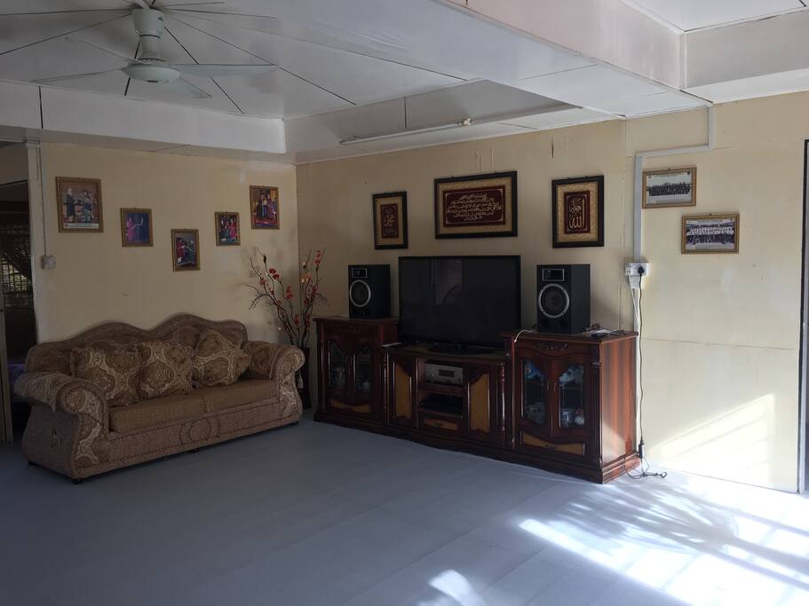 UPSTAIRS LIVING ROOM
