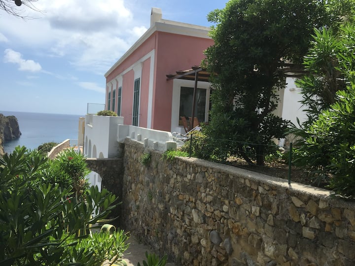 INCREDIBLE VILLA IN PONZA DOWNTOWN