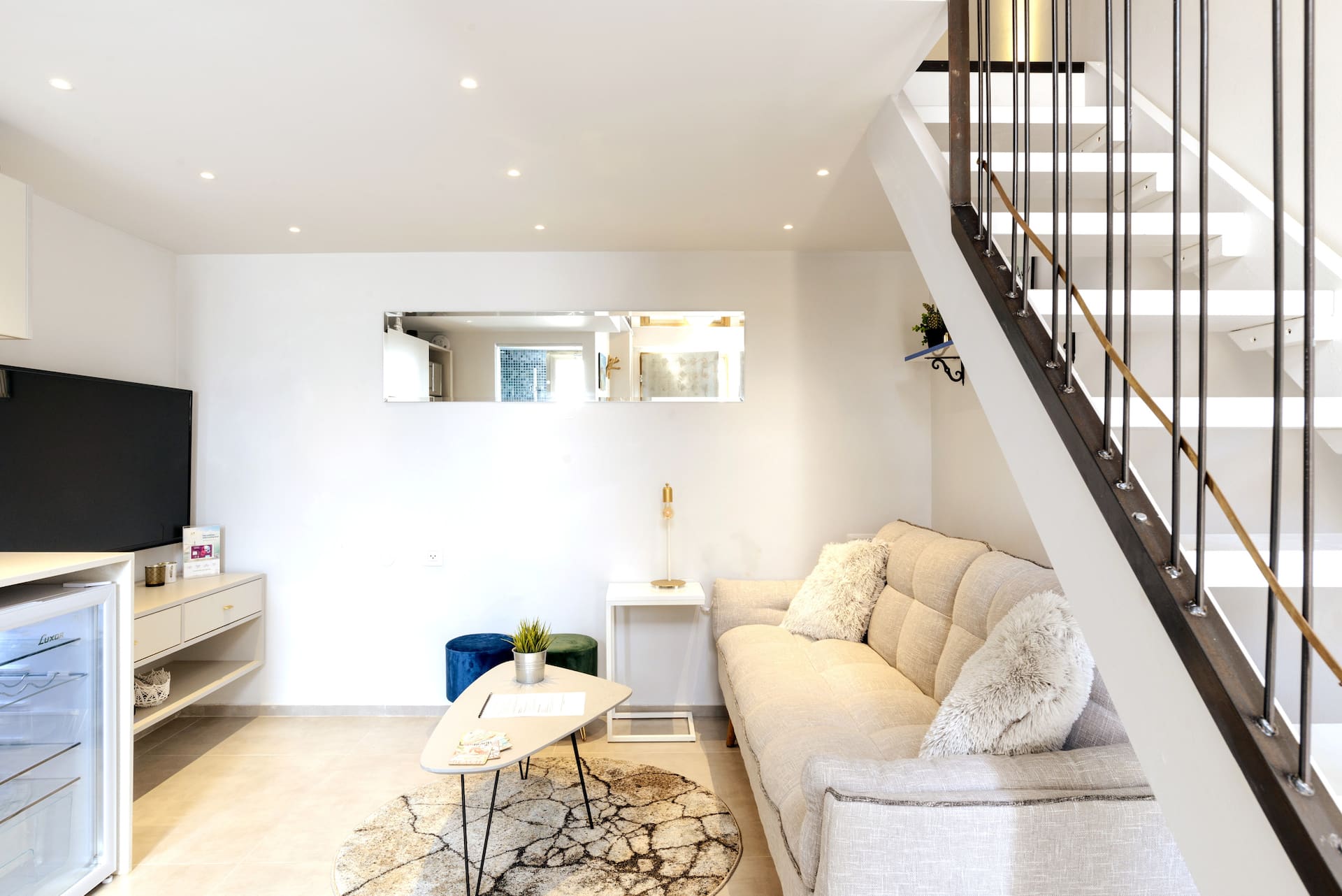 Luxurious Loft/2 Min Walk To The Beach