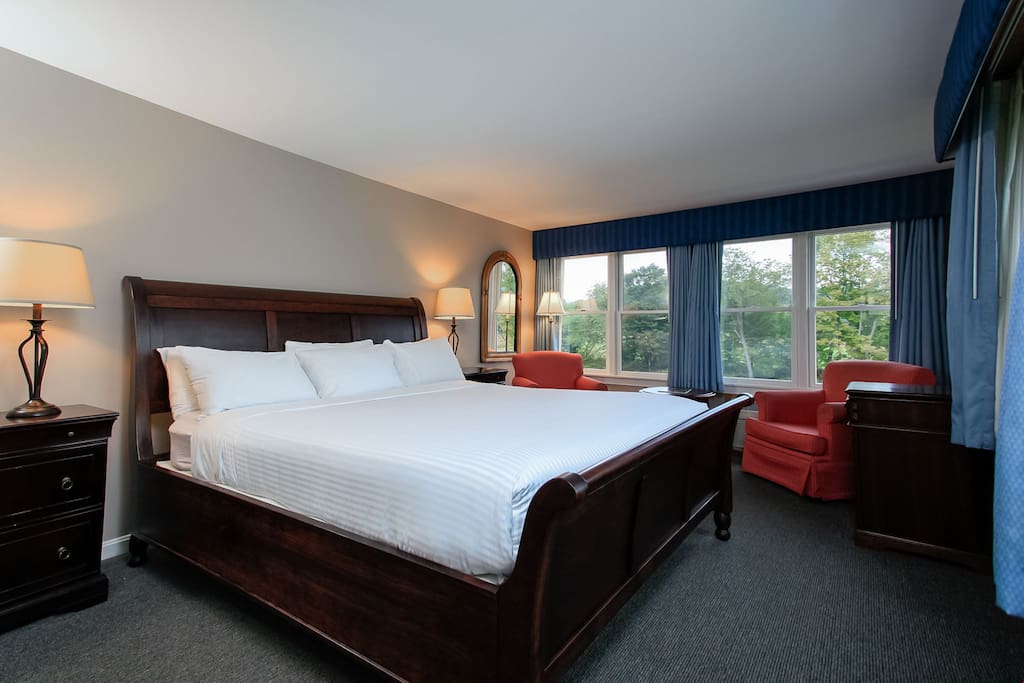 Drift to sleep in this sumptuous king-sized bed.