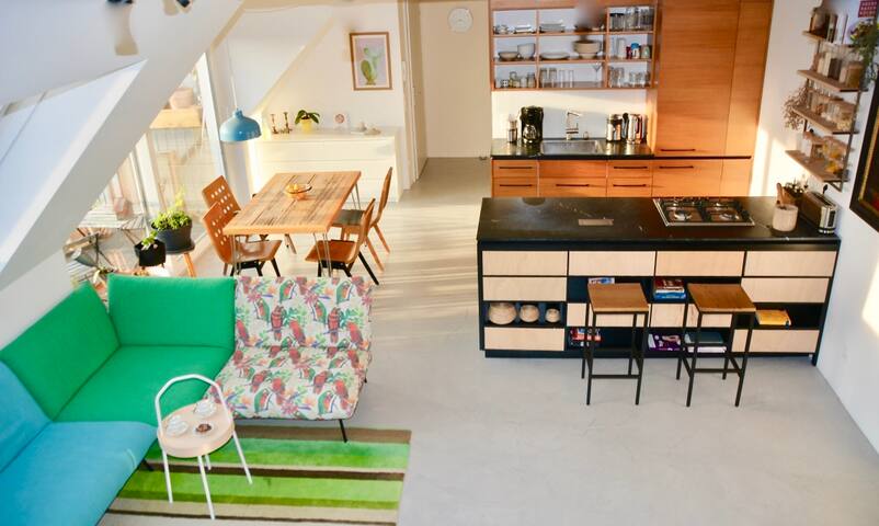 Sunrise to Sunset rooftop Loft (95m2) gallery image 2