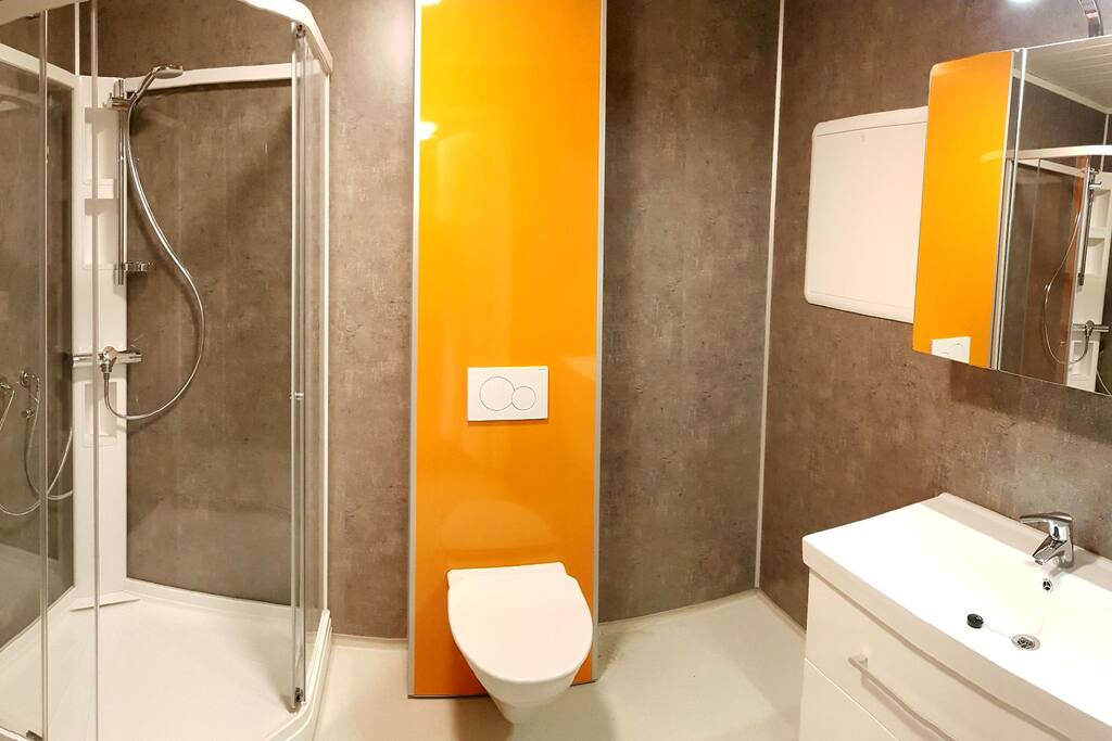 Main Bathroom