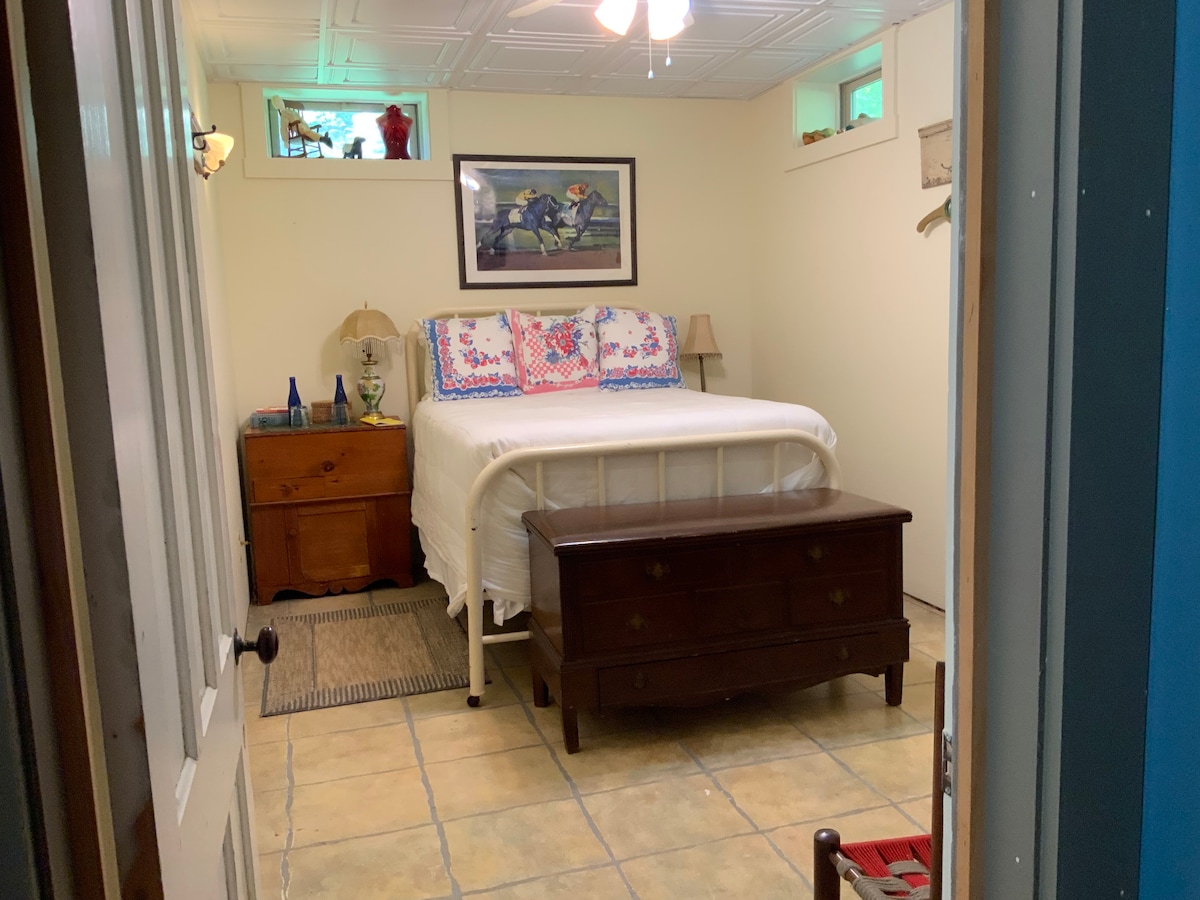 Spavaća soba.  Gosti mi kažu koliko je krevet udoban.  Mirno i tiho.