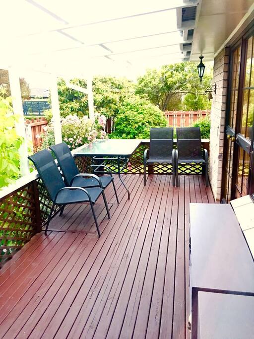 outside deck , you could start your breakfast on the outside of deck .