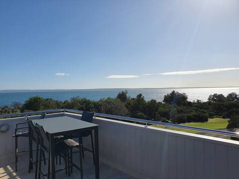 Phillip Islands' Best Escape - absolute beachfront