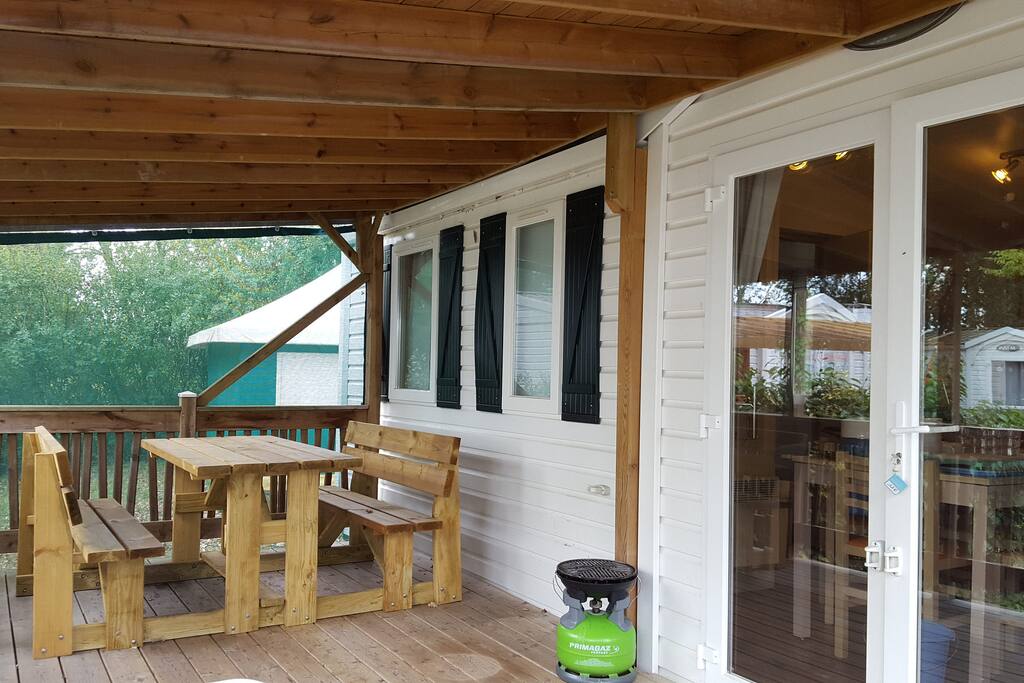 La table extérieure