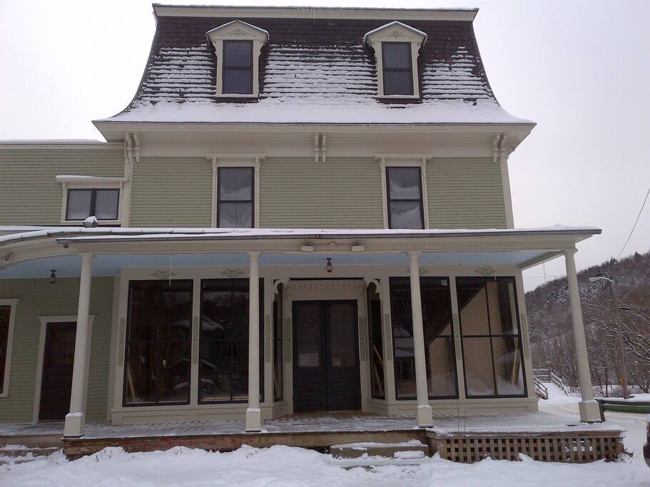 91 Main Street