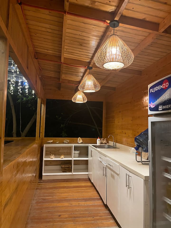 Cozy Beachfront Villa - Casitas North Cove - San Remigio