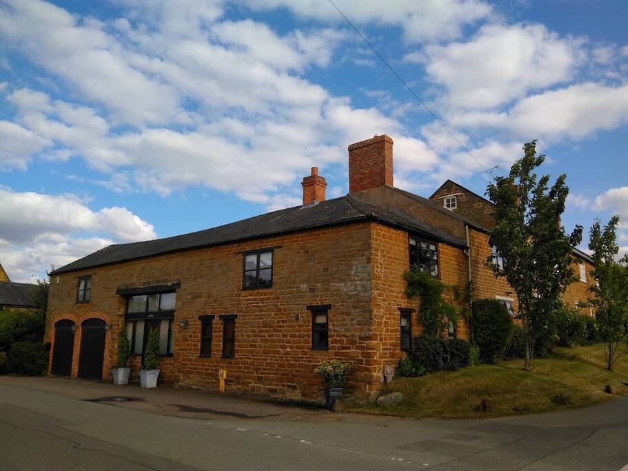 Manor Farmhouse from the road