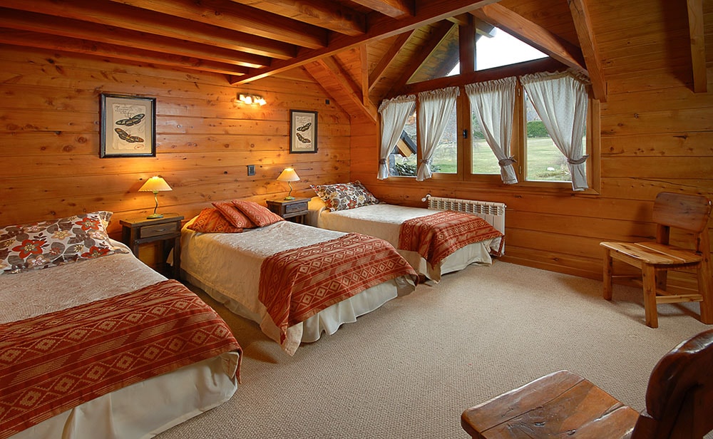 חדר לשלושה - חדר בטרקטורון.