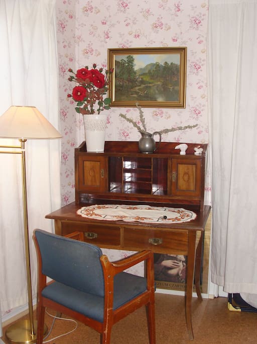smaller bedroom