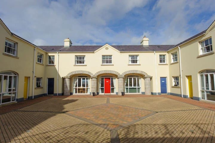 Airbnb Hilltown Holiday Rentals Places To Stay Northern