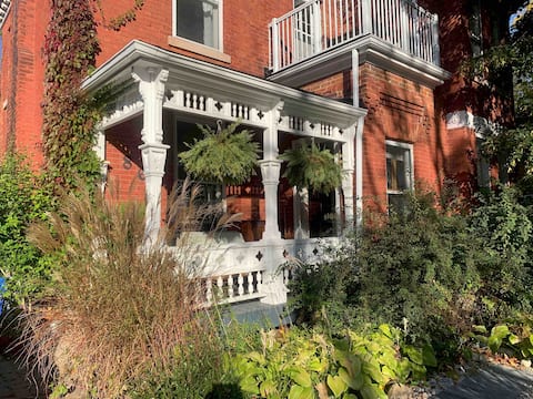 Stylish Second-floor Apartment in Historical Home