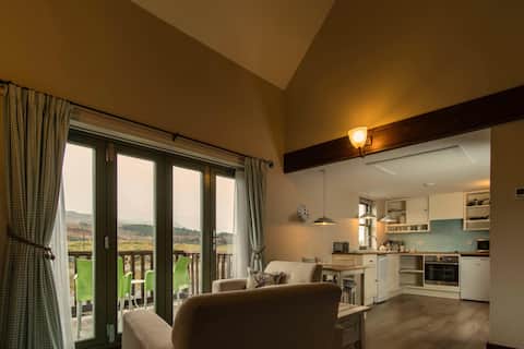Top performing Airbnb: Studio Cottage for 2 Glenmoriston in Urquhart And Glenmoriston