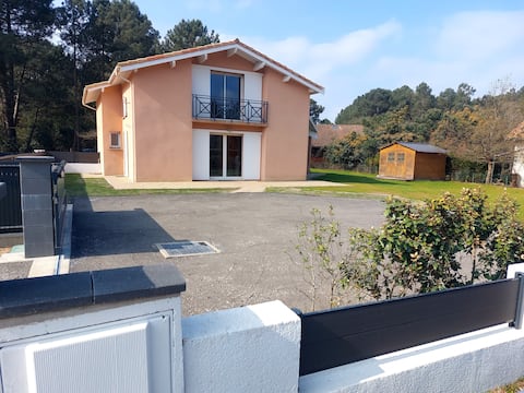 Annonce Airbnb populaire: Comfortable house 2 steps from the beach à Carcans