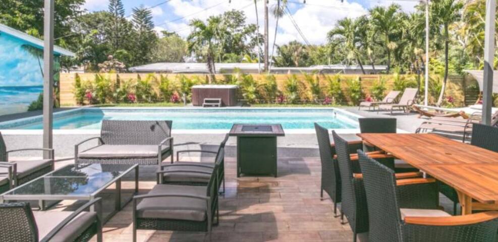 STUNING PRIVATE RESORT..10 bedrooms..6 bathrooms gallery image 2