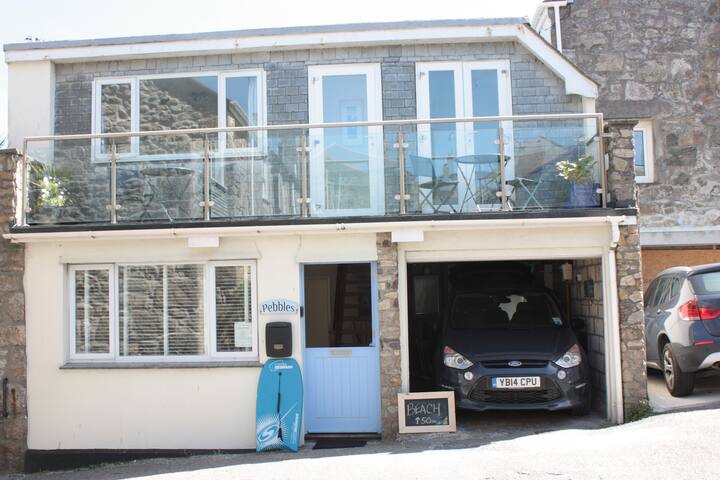 Pebbles Cottage Parking Downalong Balcony Houses For Rent