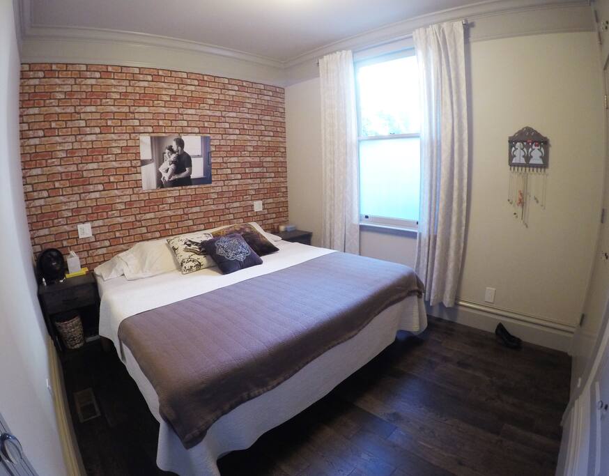 Master Bedroom (King)
