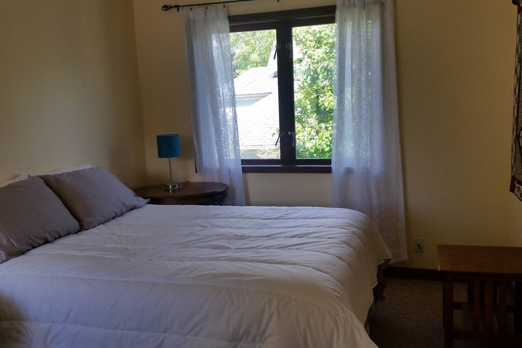 Comfortable queen size bed with Eurotop mattress.