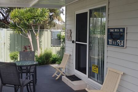 * Mermaid* near Shellharbour North Beach TinyHouse