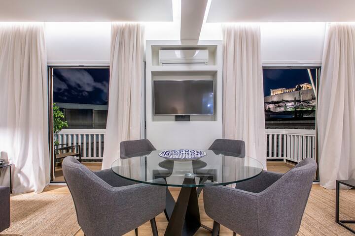Modern flat in the grounds of Acropolis monuments gallery image 2