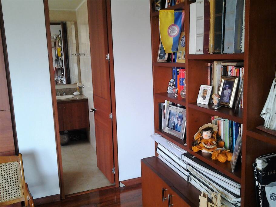 BAÑO DEL CUARTO DISPONIBLE