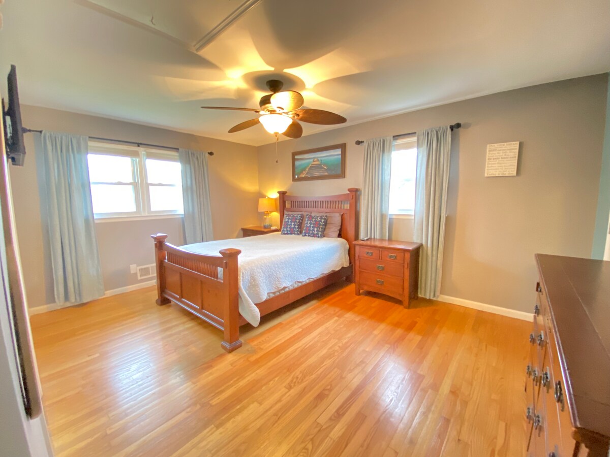 Главна спална соба со во апартман со бања