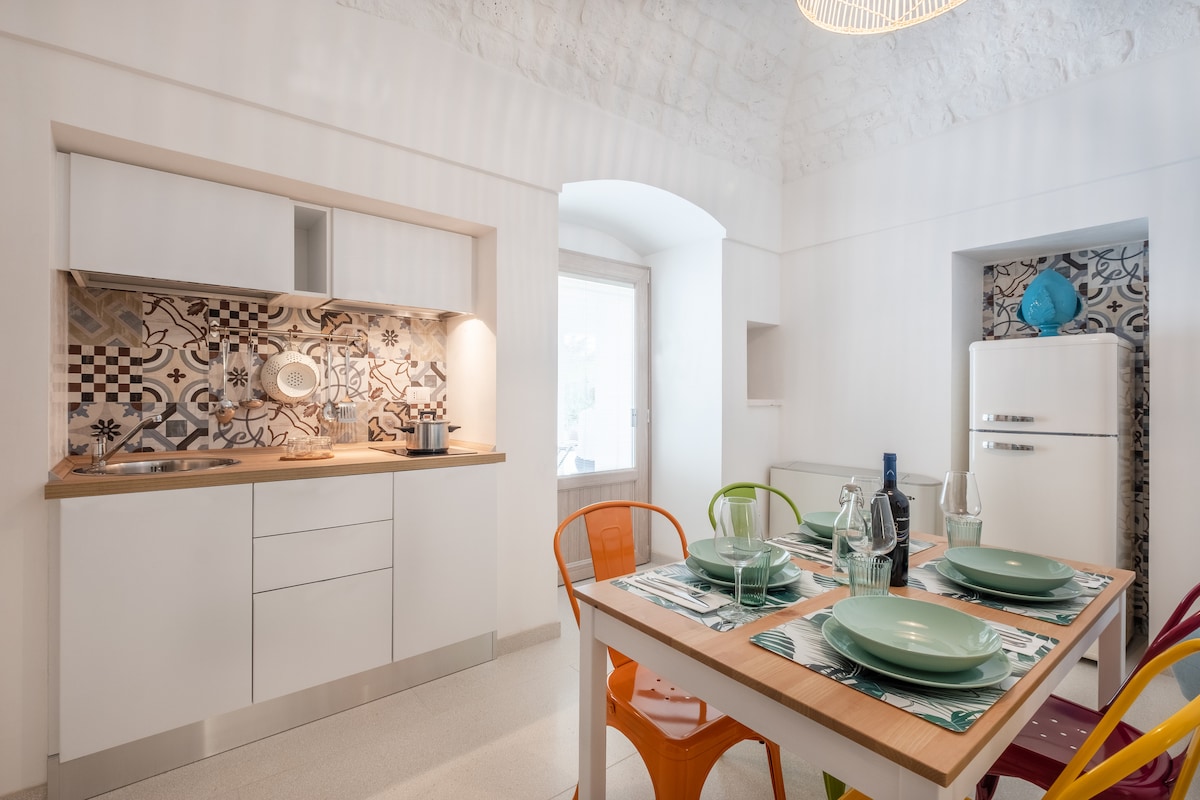 Top Airbnb: IColmi Trulli Suite with garden and Jacuzzi pool à Martina Franca