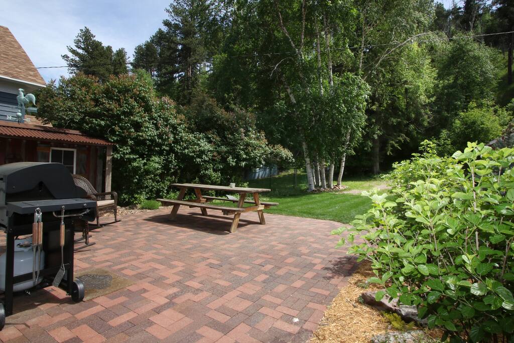 LARGE BACKYARD PATIO