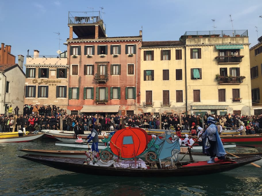 11.10.2017 GRAND OPENING DEL CARNEVALE DI VENEZIA 2017 di fronte a THE CONSERVATORY