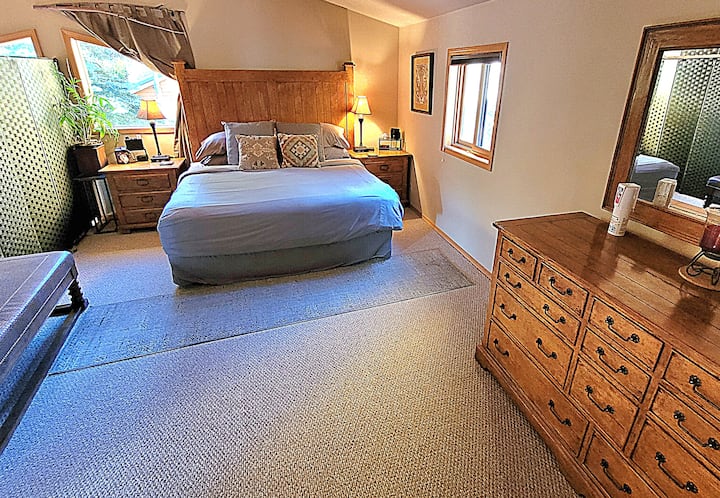 Kitanda cha King Ghost kinachoweza kurekebishwa