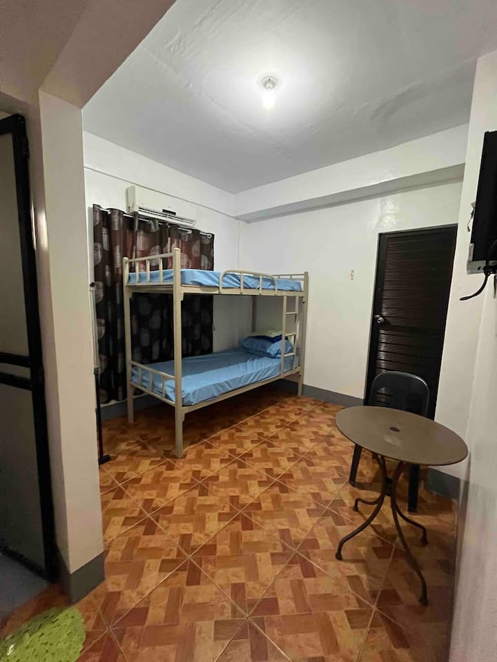 Guesthouse With 4 Bedrooms & Roofdeck In Mariveles - Mariveles